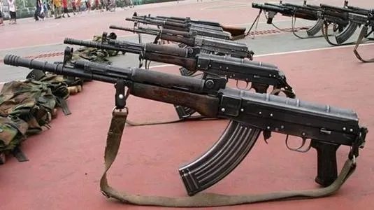 81式突击步枪有哪些优点？又有哪些缺点？