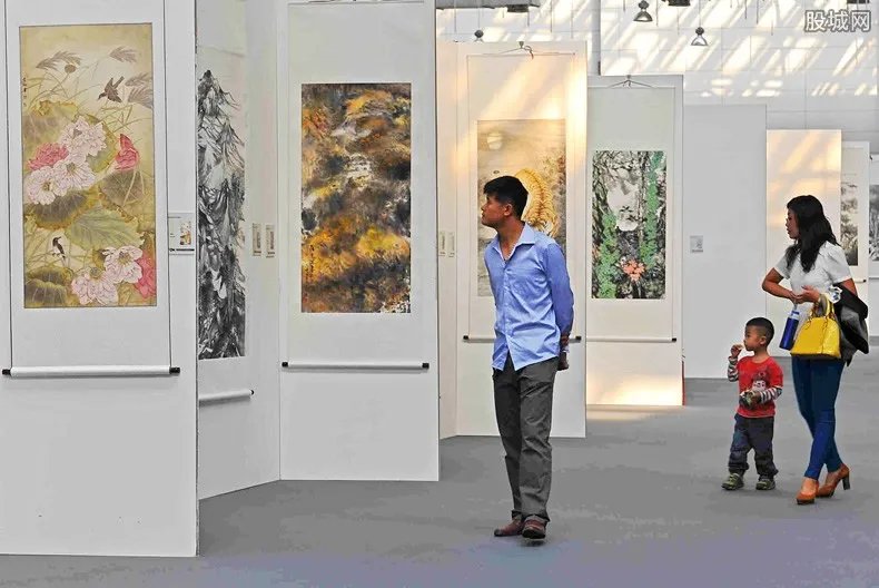 破制贩假冒书画案 假冒齐白石等名家书画流入拍卖环节