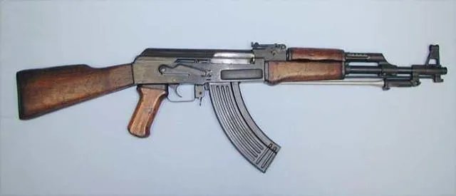 81式突击步枪有哪些优点？又有哪些缺点？