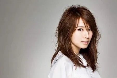 如何评价Hebe在fb上发文，认为周扬青应该私下解决不该公开的行为？