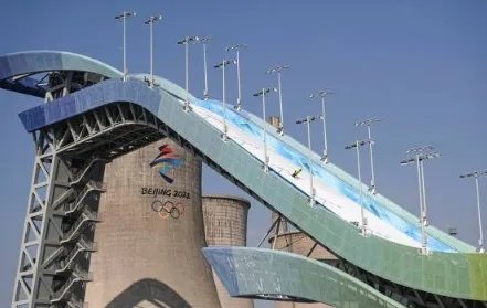 北京冬奥会单板滑雪大跳台比赛规则是什么？是如何打分的？