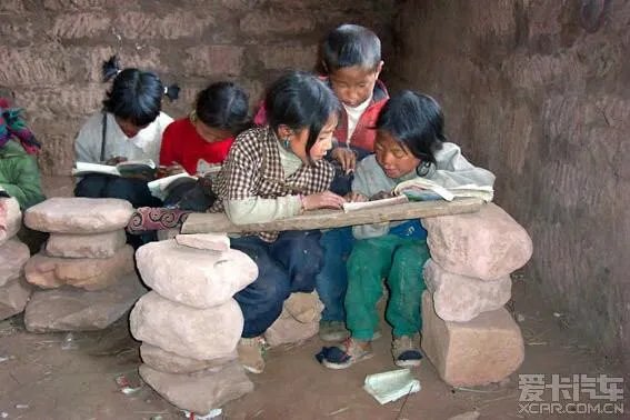 山区的孩子和非山区的孩子在思想观念上有什么不同？