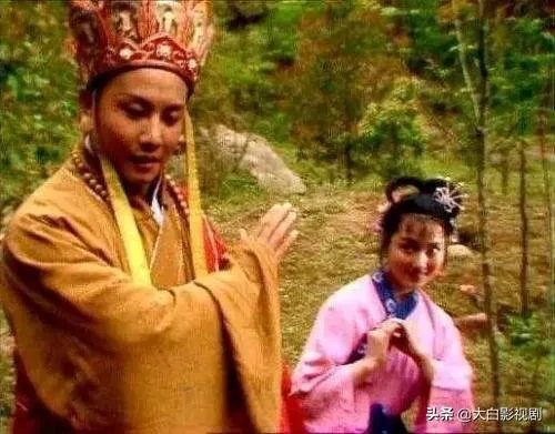 《西游记》中，白骨精给唐僧送饭，目的是什么？