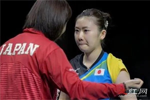 张怡宁让球福原爱事件 演技实在是太差了