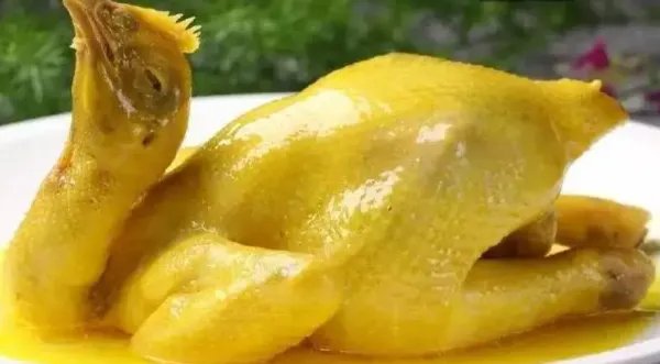 清蒸鸡是哪个地方的菜?想试着学一学自己做,大家能分享一些做法吗?