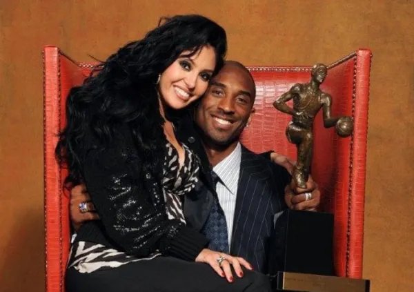 科比是怎么挽回瓦妮莎复婚的？