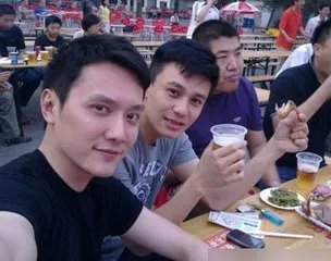 冯绍峰是富二代吗父亲冯月平照片大全 冯绍峰妈妈哪里人图