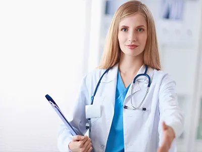 皮肤有白色斑块是怎么回事-皮肤出现了白色斑块