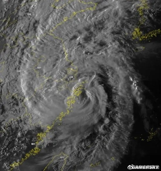 多地狂风大浪 00后追风者准备穿越“梅花”台风眼