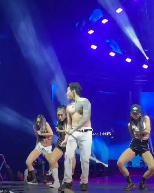 朴宰范公司旗下艺人，他成立的公司叫MORE VISION