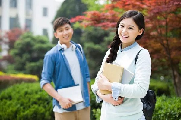 网友称杨幂陪魏大勋拍戏,那你陪对方做过什么事?