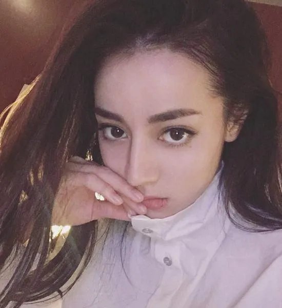 你们觉得小迪更美还是baby更美？