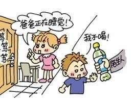 父亲逛街认出被拐儿子，防拐知识你知道哪些？