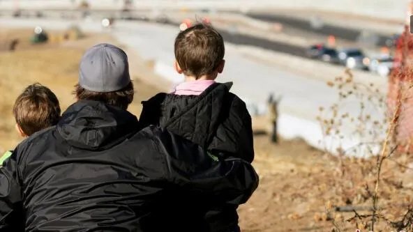 美国丹佛枪击案致一人死亡多人伤是真的吗？