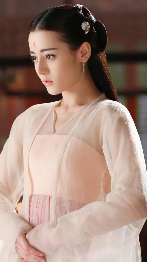 你们觉得小迪更美还是baby更美？