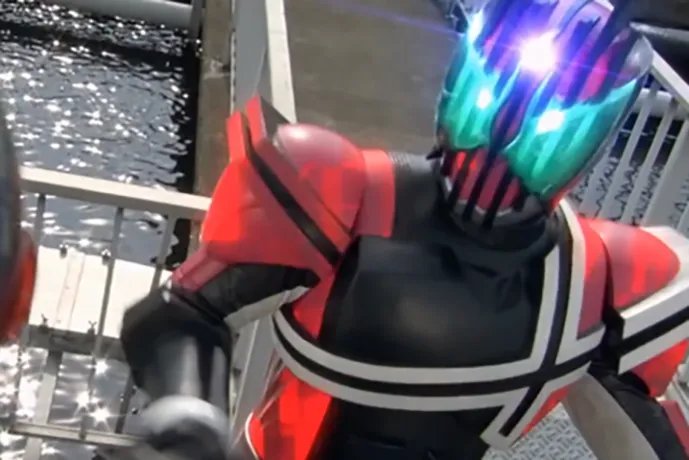 《假面骑士decade》看完之后,应该看哪部剧场版,能和tv版剧情一样？