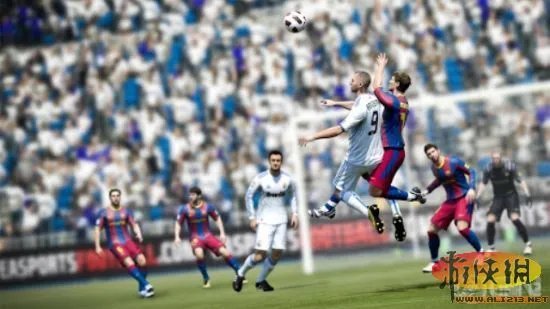 《FIFA 13》简瞻 卯足劲迎战实况足球