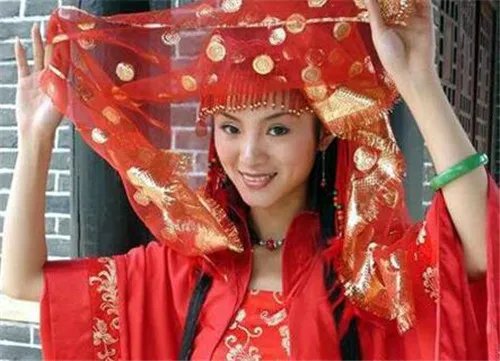 美丽新娘装图片新赏 新娘装哪种面料穿着舒适