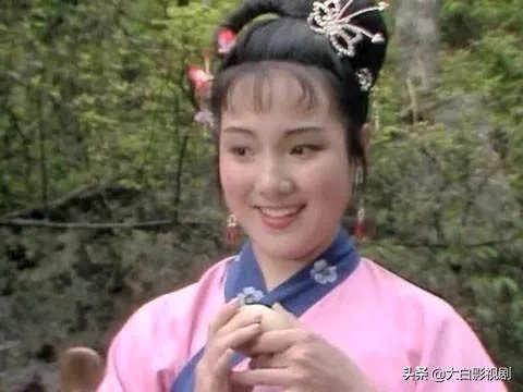 《西游记》中，白骨精给唐僧送饭，目的是什么？