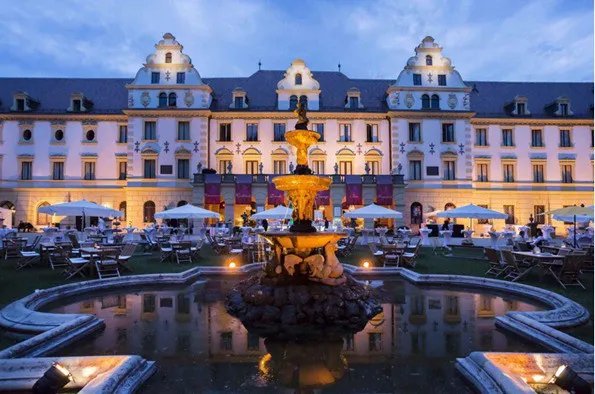 埃默兰宫的介绍