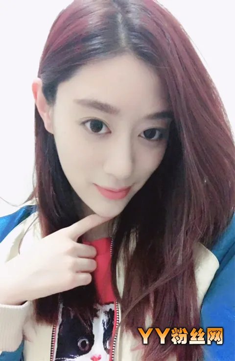 非诚勿扰初安琪微博个人资料身高三围胸围情史整容前后照择偶标准