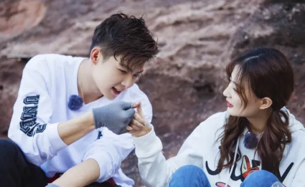 张铭恩是如何回应感情争议的