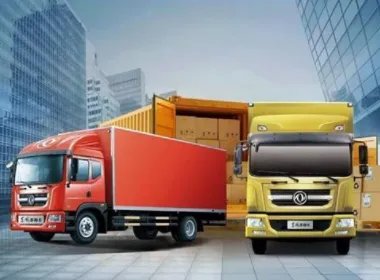 G50沪渝上快递车被追尾起火，49吨包裹全烧光，谁该为这些损失负责？