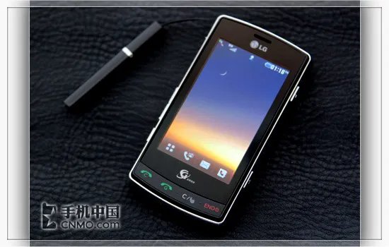 誓与伯爵争锋! LG双网双待KW838评测