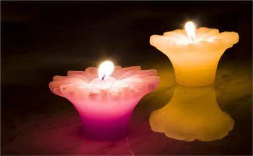 劝说别人节哀顺变英文怎么说